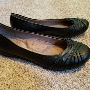 Naturalizer Natural Soul black flats size 10